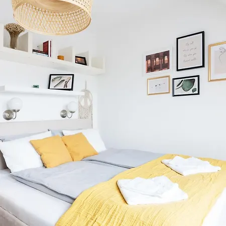 Apartment Floral - New In Town
