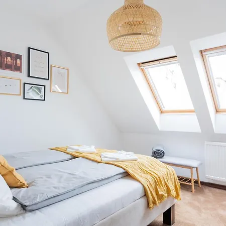 Apartment Floral - New In Town