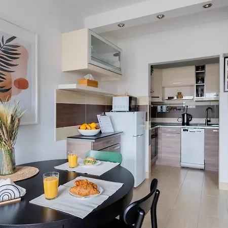 Apartment Floral - New In Town